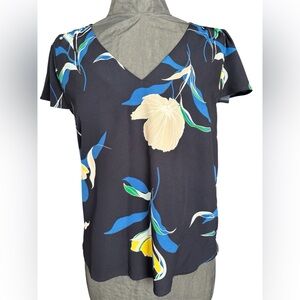 A New Day Floral V-Neck Women’s Top, Size M